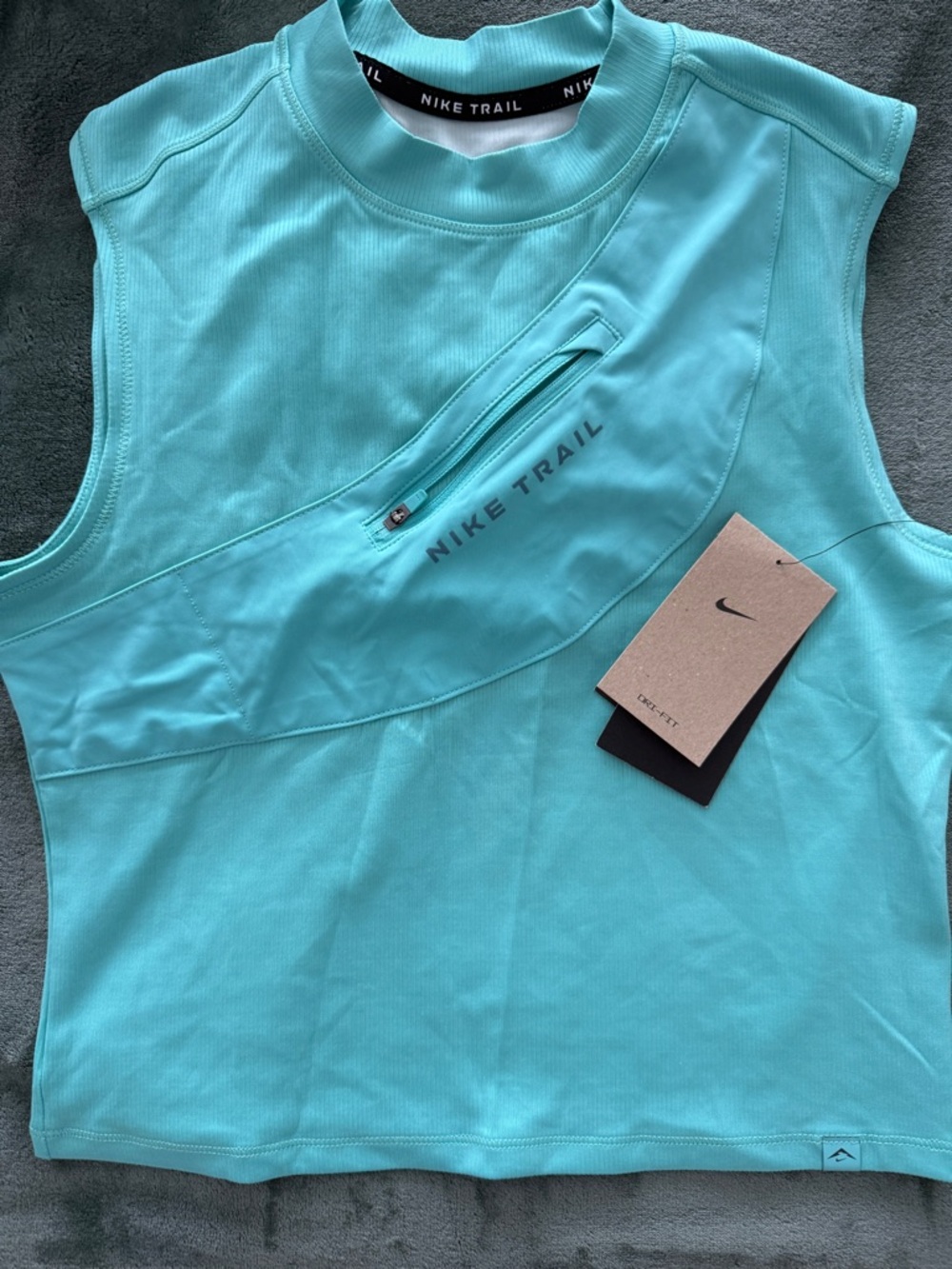 Nike trail tee with pocket